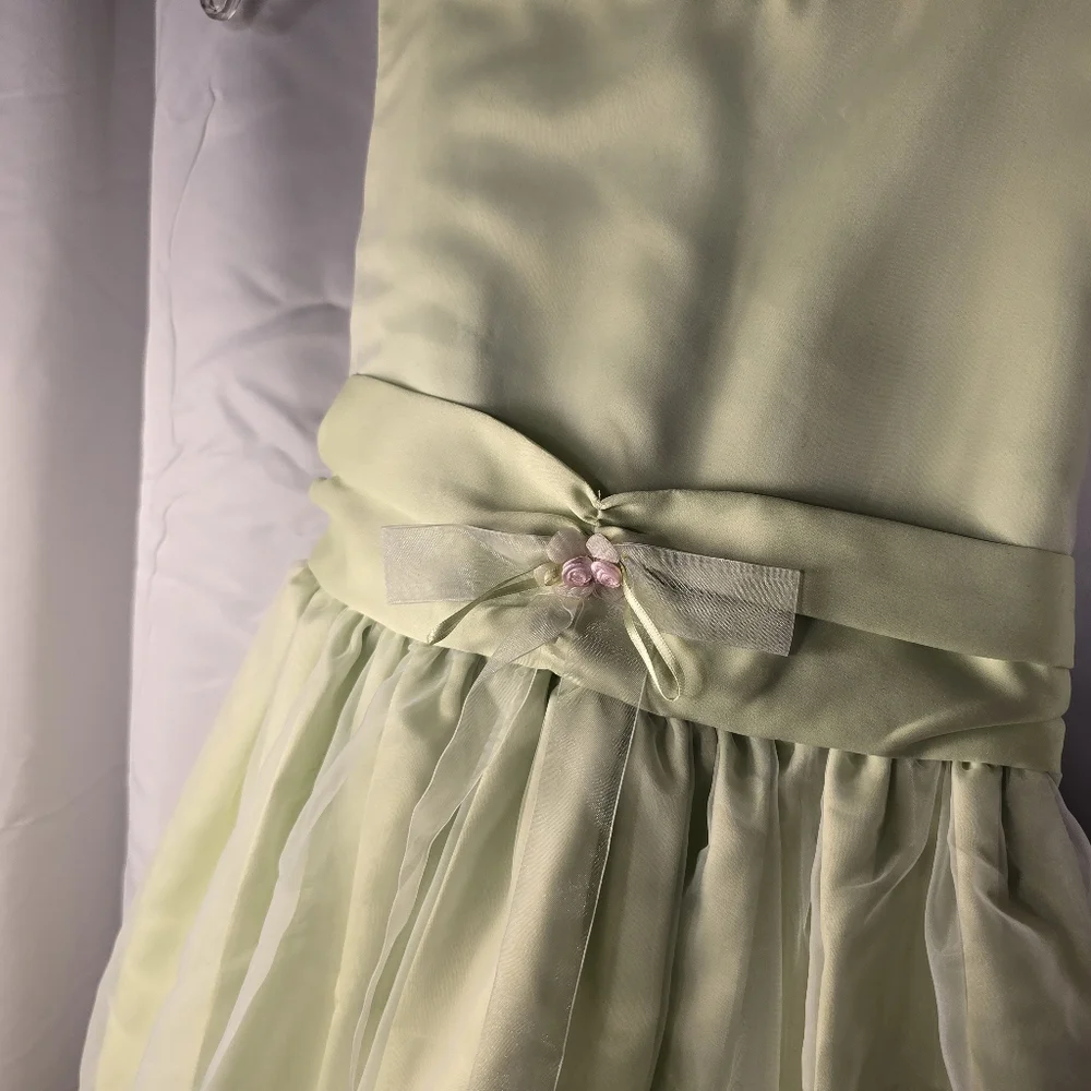Elegant Light Green Sleeveless Spring or‎ Easter Dress